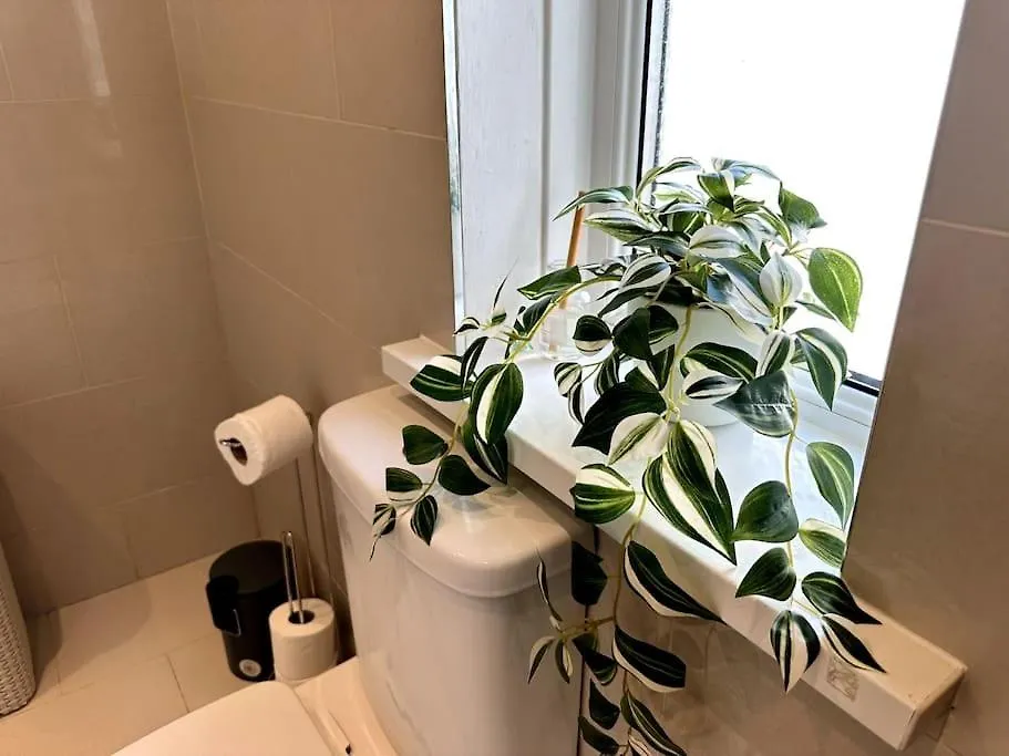 2 Bedroom City Centre House - Pet Friendly - Free Parking Cardiff