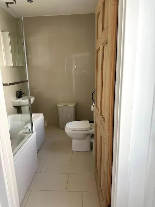 2 Bedroom City Centre House - Pet Friendly - Free Parking Cardiff