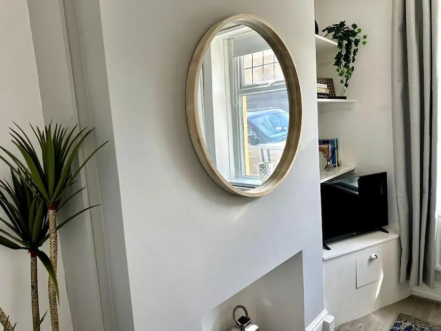 Holiday home 2 Bedroom City Centre House - Pet Friendly - Free Parking Cardiff