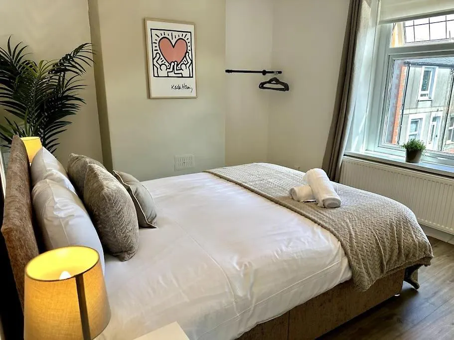 2 Bedroom City Centre House - Pet Friendly - Free Parking Cardiff United Kingdom